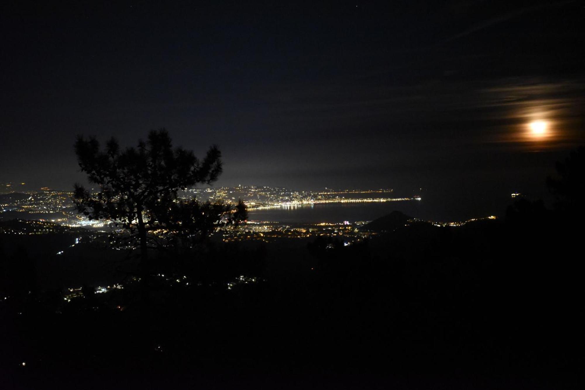 Villa Ormarine, Vue Exceptionnelle Sur La Baie De Cannes Et Le Mercantour Les Adrets-de-l'Estérel Buitenkant foto