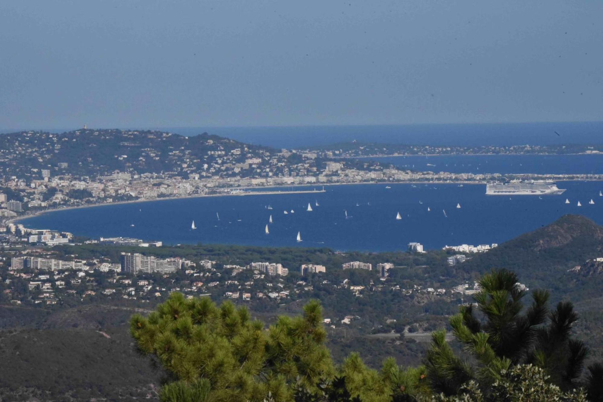 Villa Ormarine, Vue Exceptionnelle Sur La Baie De Cannes Et Le Mercantour Les Adrets-de-l'Estérel Buitenkant foto